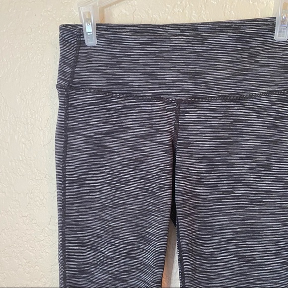 Athleta Energy Chaturanga Capri Gray Leggings S - Picture 4 of 11